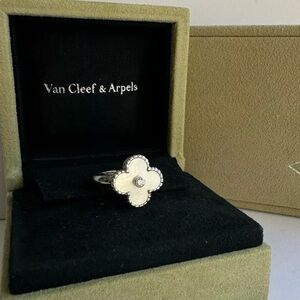 VCA Van Cleef & Arpels Ring Vintage Alhambra 18K White Gold Diamond MOP Size 7
